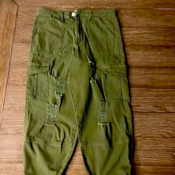 Refuge Cargo pants in a size large. - Picture 1 of 6